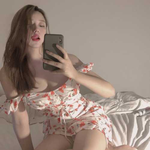 朋友推荐兼职小骚货口交超棒口爆吞精小鲍鱼粉嫩又紧